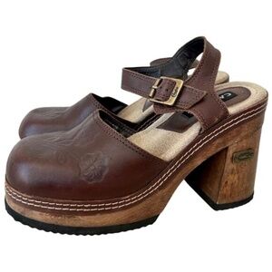 Vintage Candies Mary Janes leather embossed flowers platform 90s Y2K chunky 7